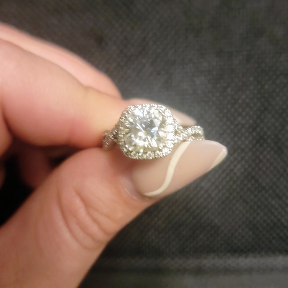 Moisenite ring - Picture 1 of 4